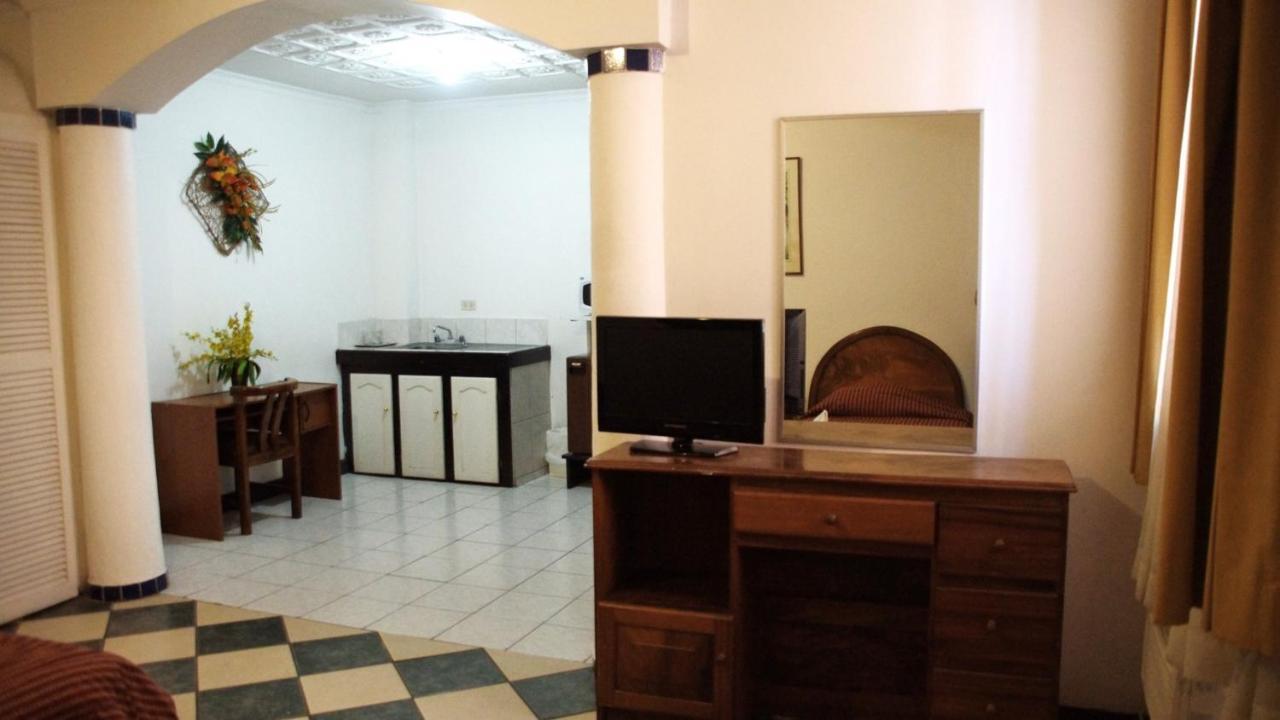 Hotel Valladolid Heredia Eksteriør bilde