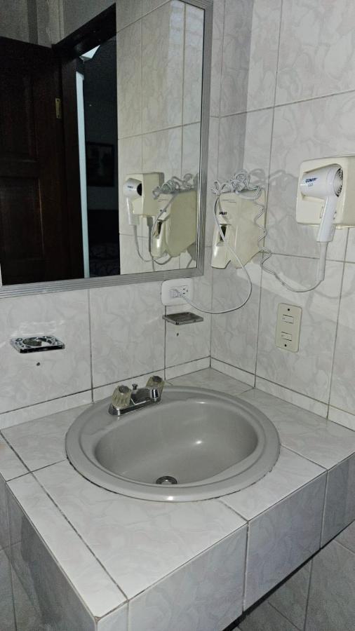 Hotel Valladolid Heredia Eksteriør bilde